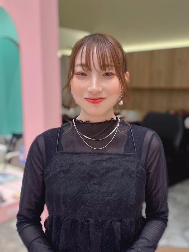 新山　美香