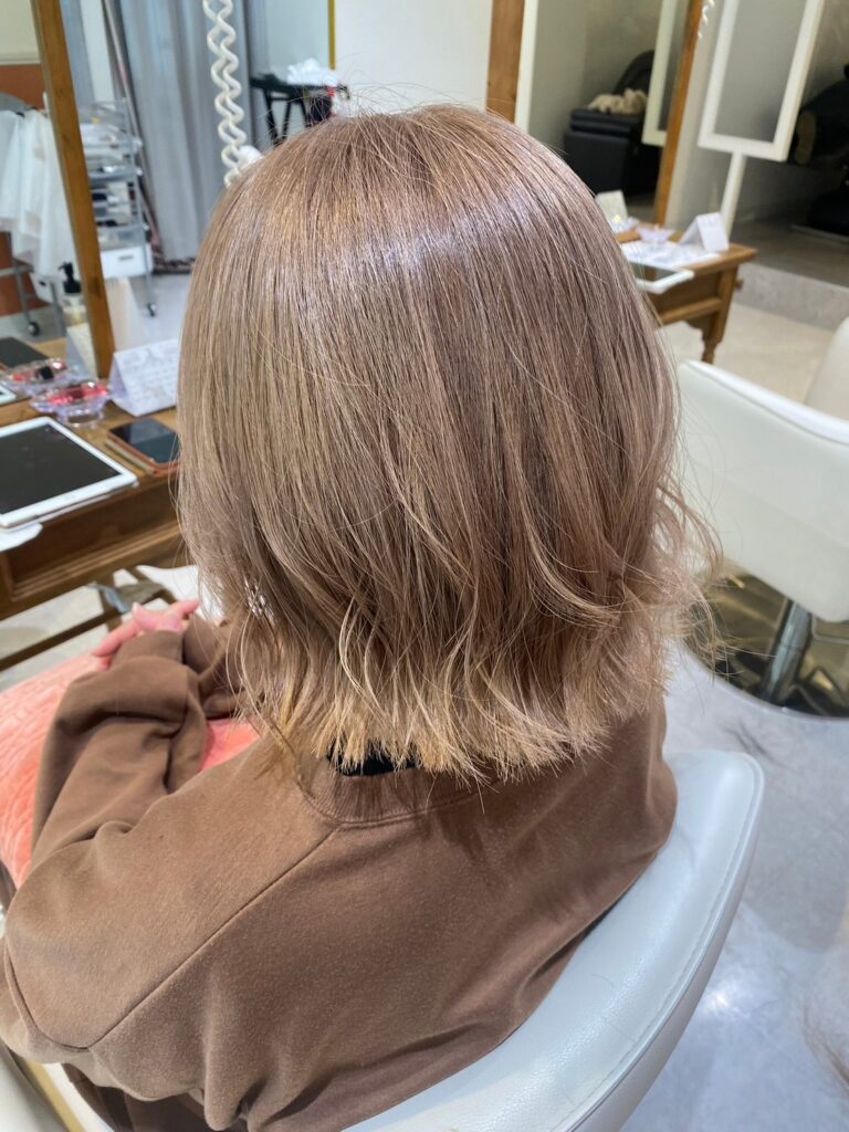 【Chihiro】透明感ベージュで叶う柔らかツヤ髪