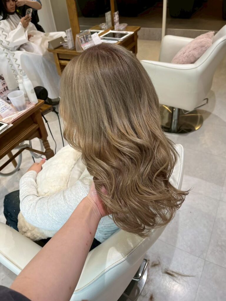 【Chihiro】ベージュカラーで柔らか質感に