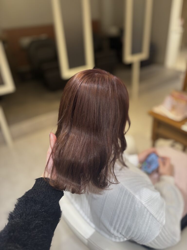 透け感ブラウンで叶うやわらかな艶髪