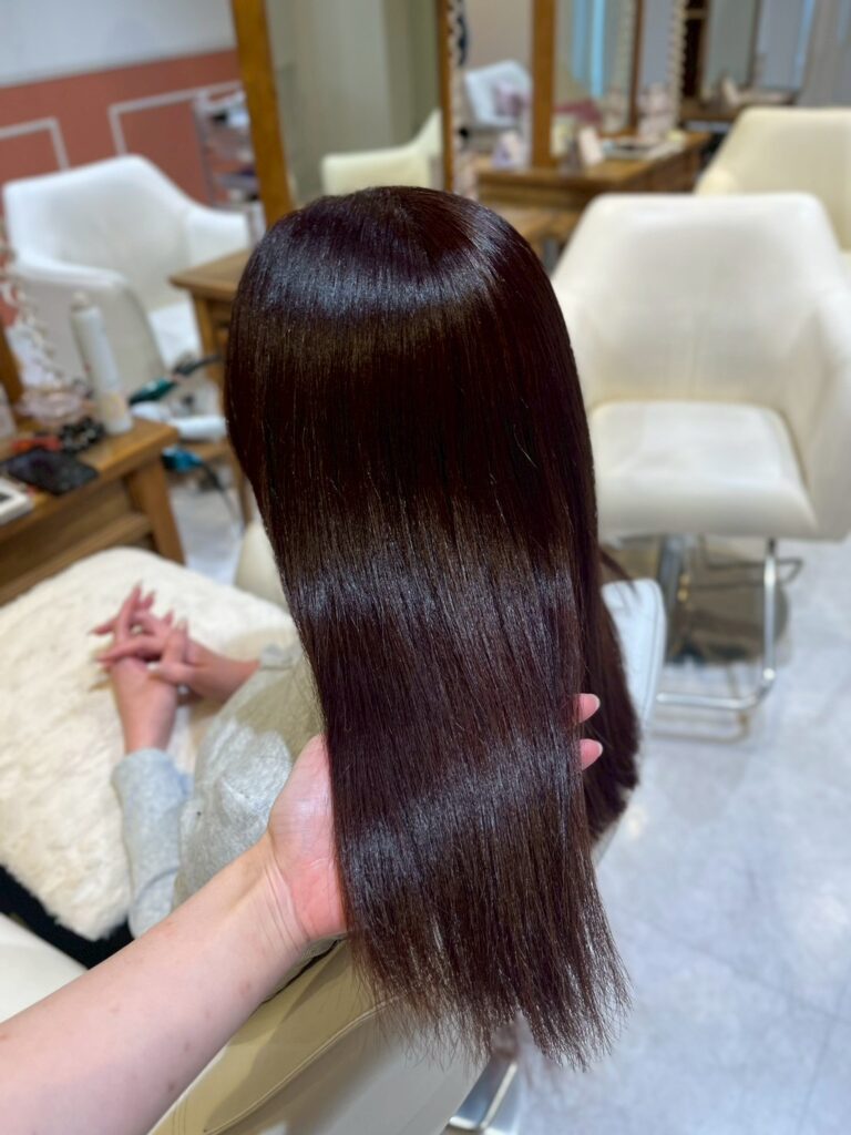 大人の抜け感ブラウンで柔らかツヤ髪に