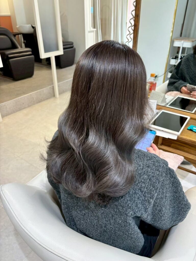 透明感グレージュでやわ髪に♪