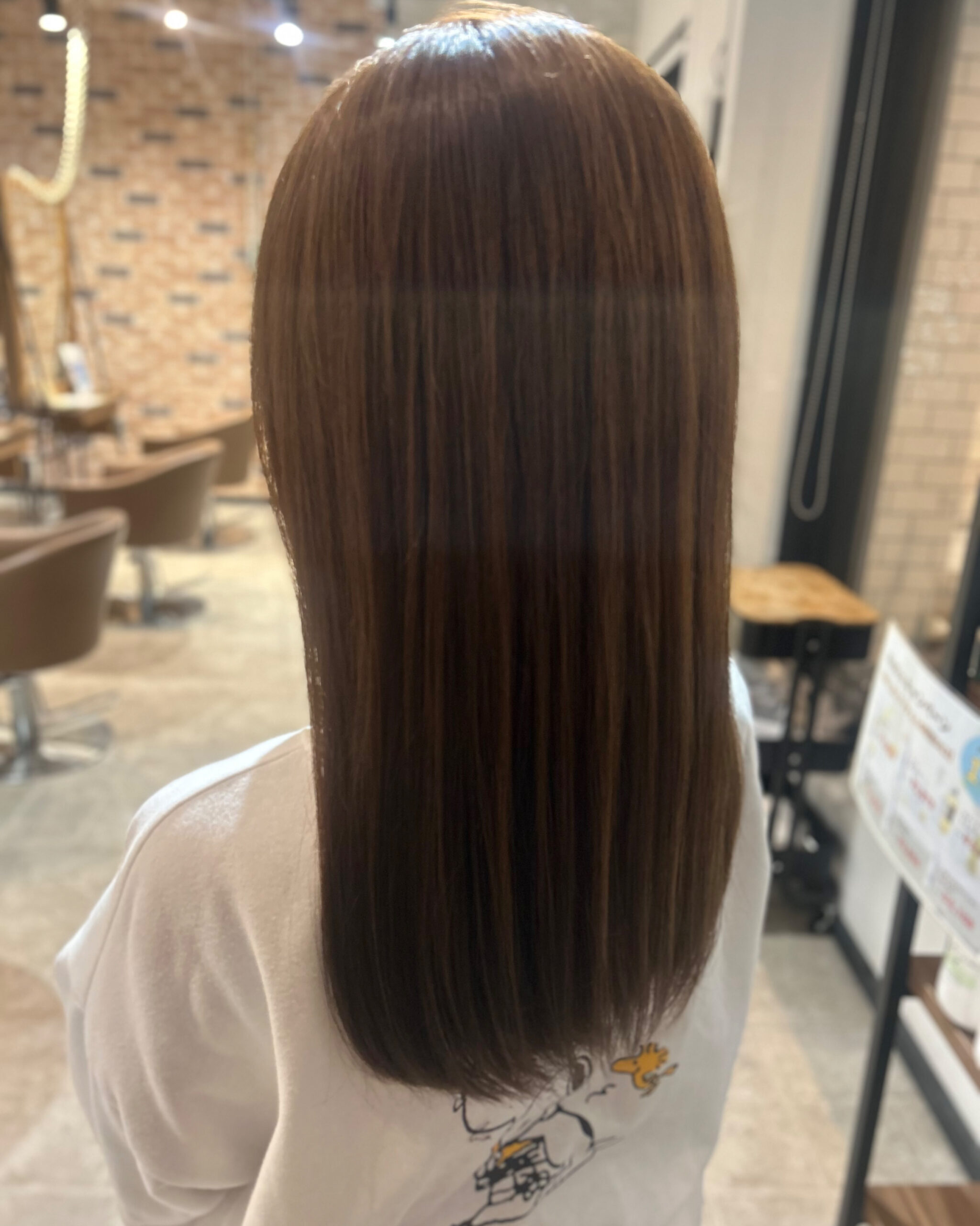 オリーブカラーで抜け感ツヤ髪に