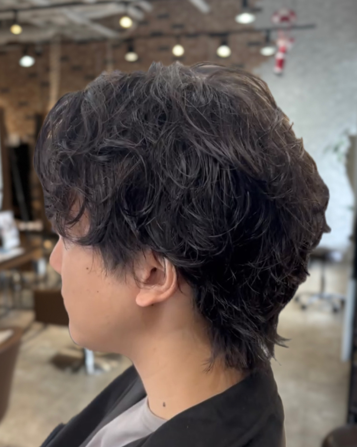 波巻きパーマで抜け感ヘア