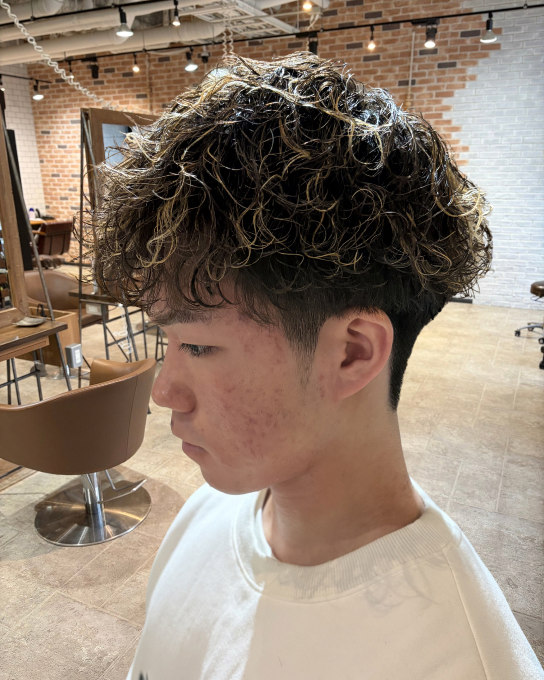【YUTA】波巻きパーマとメッシュで垢抜けよう!